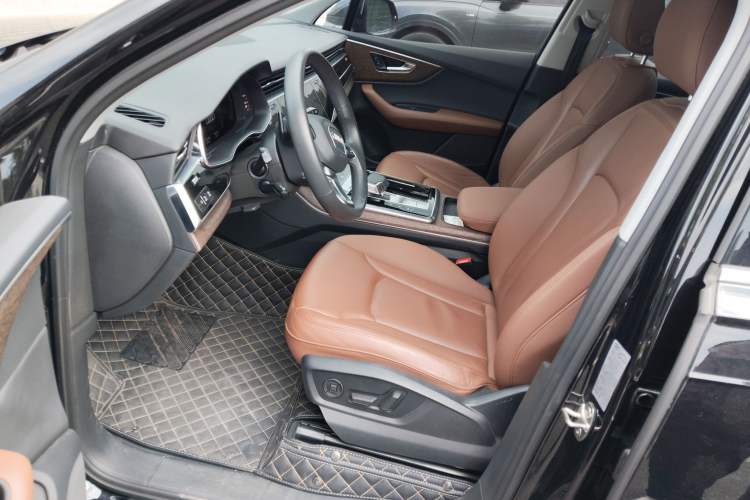 Used Audi Q7 2021 45 TFSI quattro S line Sport model Left Front Seat