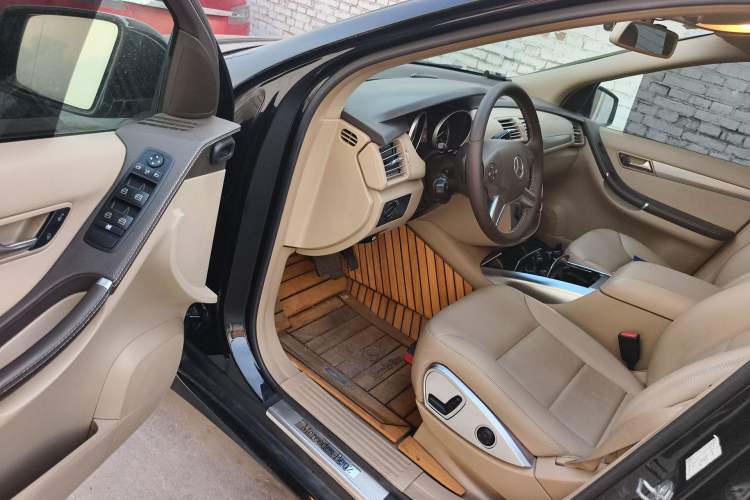 Used Mercedes-Benz R-Class 2011 R 300 L Business Model Driver Seat