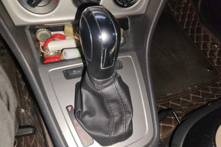 Used Volkswagen Lavida 2013 Revised Classic 1.6L Automatic Fashion Edition
