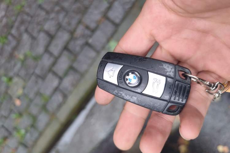 Used BMW 3 Series 2011 320i Convertible Coupe Vehicle Key