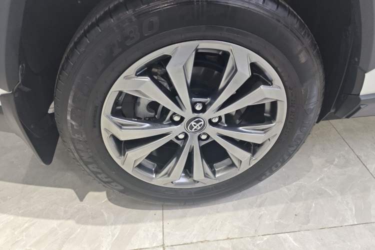 Used Toyota RAV4 2023 2.0L CVT Two-Wheel Drive Fashion Plus Edition
