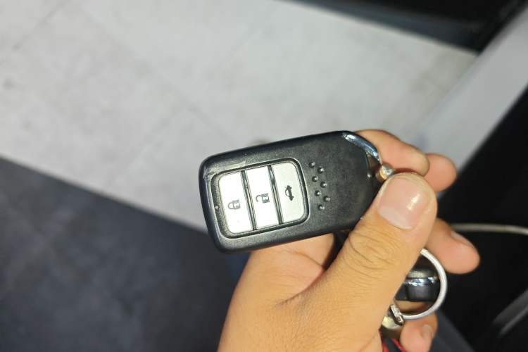 Used Honda CR-V 2021 240TURBO CVT 2WD Comfort Version Vehicle Key