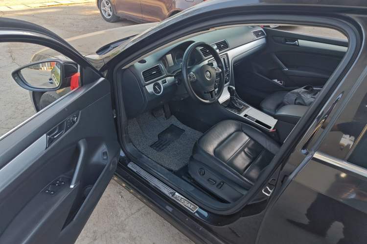 Used Volkswagen Passat 2014 1.8TSI DSG Prestige Edition Driver Seat