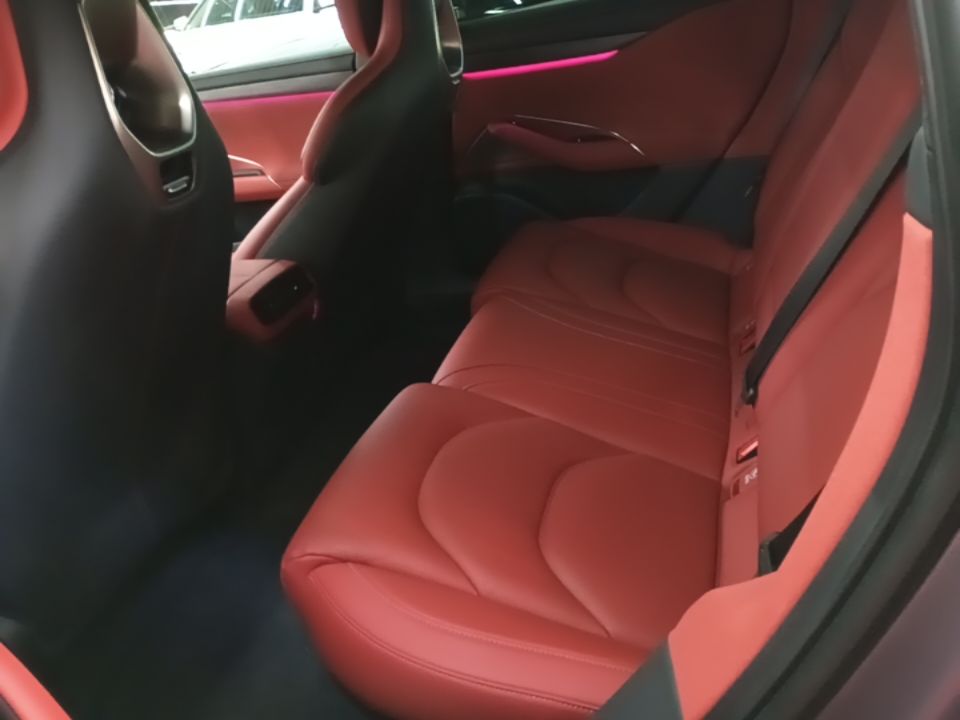 Xiaomi Auto SU7 2024 Rear-Drive Ultra-Long Range Advanced Pro-Level Intelligent Driving Version — снимка 20