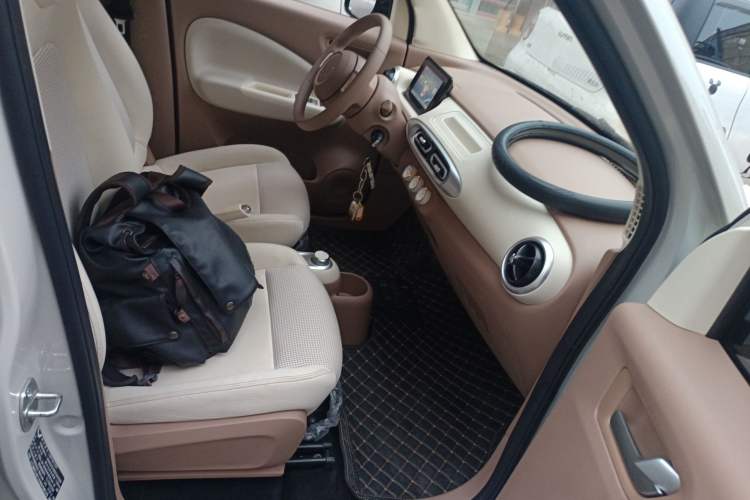 Used Wuling Hongguang MINIEV 2025 Four-Door Version Advanced Edition Right Front Seat