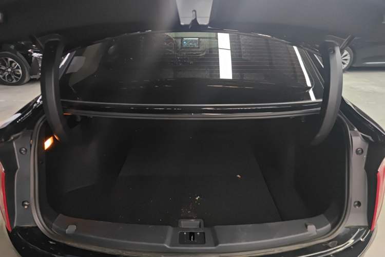 Used Hongqi E-QM5 2023 620km PLUS
