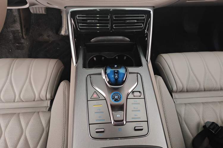 Used BYD Tang New Energy 2025 Intelligent Driving Version DM-i 115KM Flagship Edition Gear Lever