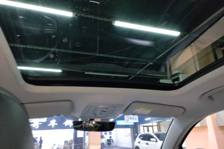 Used Roewe RX5 MAX 2019 400TGI Automatic 4G Connect Luxury Edition Headliner