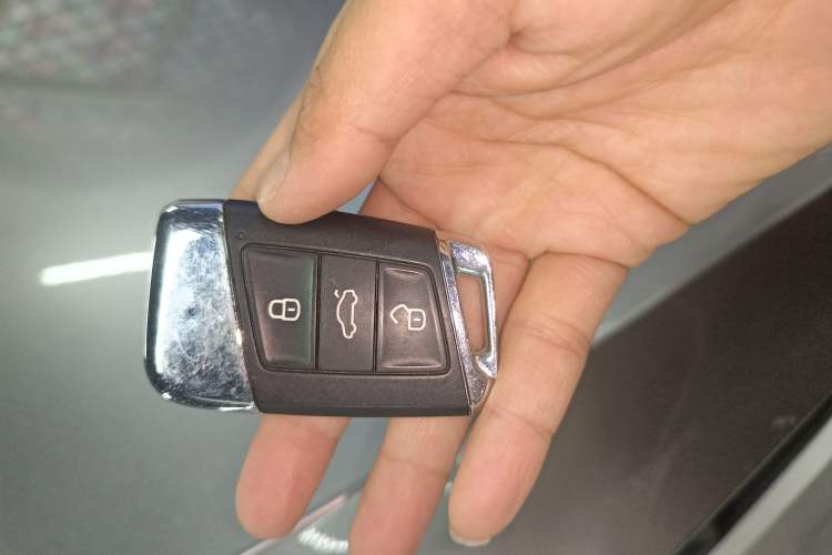 Used Volkswagen Magotan 2023 2 Million Units Commemorative Edition 330TSI DSG Luxury Version Vehicle Key