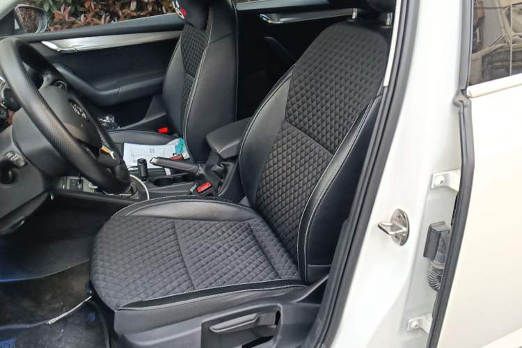 Used Skoda Octavia 2020 TSI230 DSG SmartDrive Luxury Edition Left Front Seat