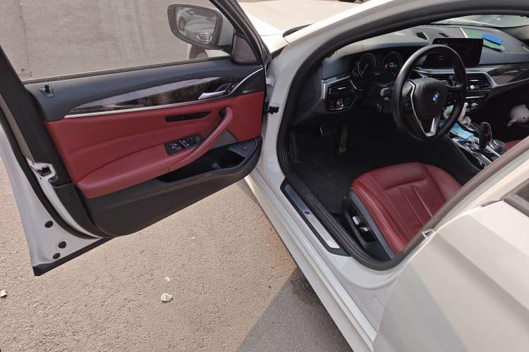 Used BMW 5 Series 2018 Restyled 530Li Leading Edition M Sport Package