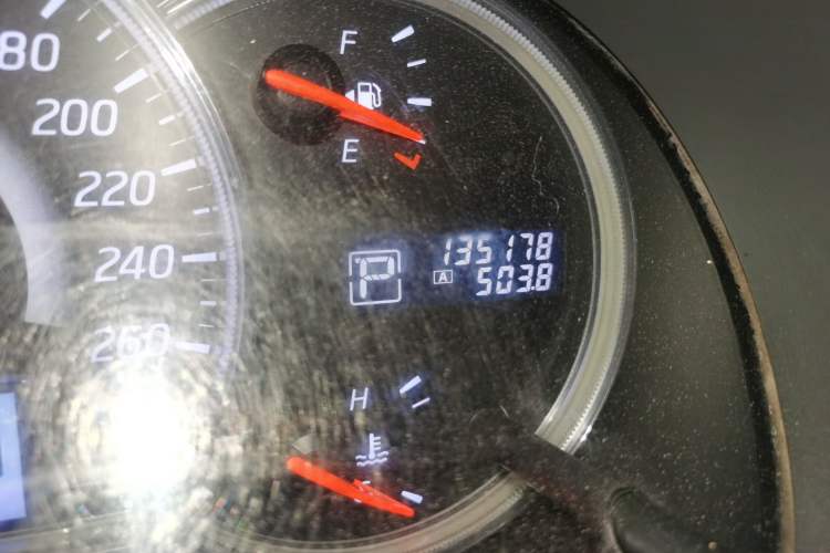 Used Nissan Teana 2011 2.0L XL Comfort Edition Odometer Close Up