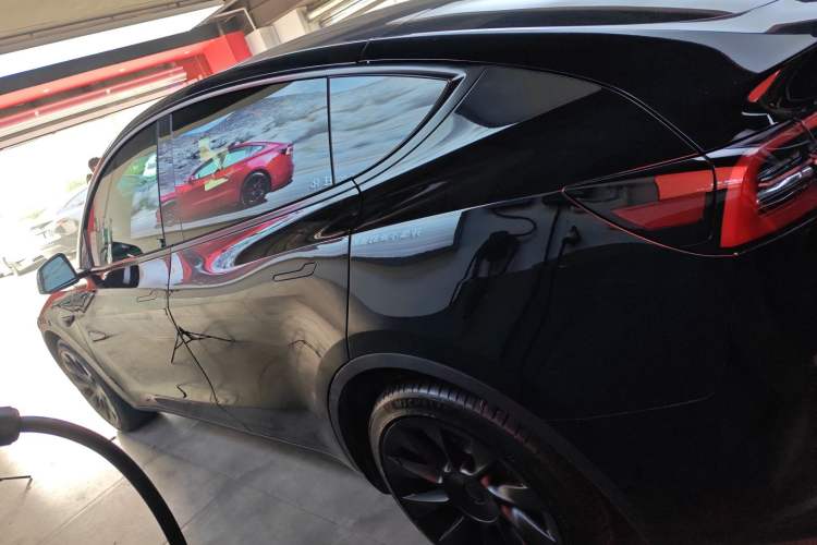 Used Tesla Model Y 2022 Long-Range All-Wheel-Drive Version