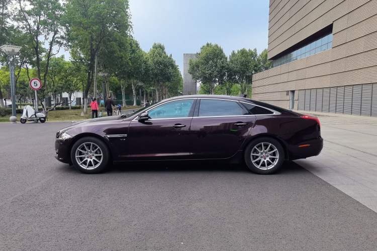 Used Jaguar XJ 2016 XJL 2.0T Two-Wheel-Drive Elegant Business Edition