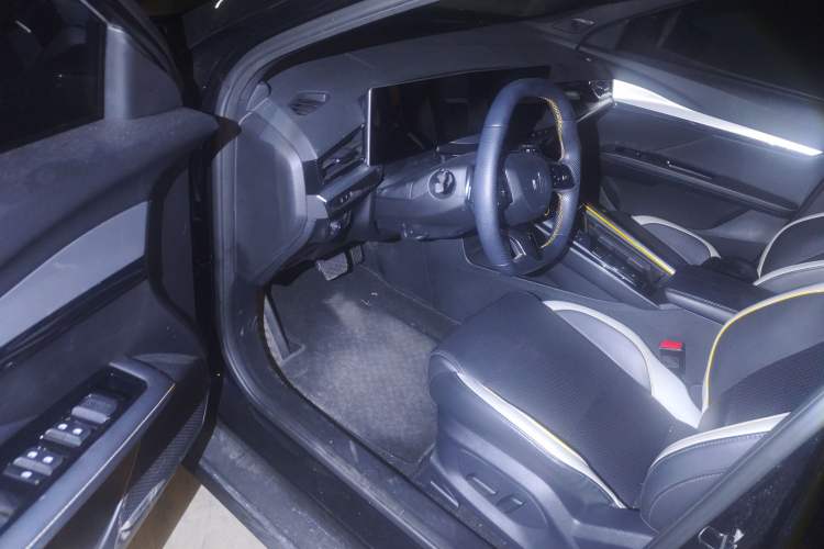 Used MG 5 Scorpio 2022 1.5T Trophy Sport Luxurious Edition Interior 3