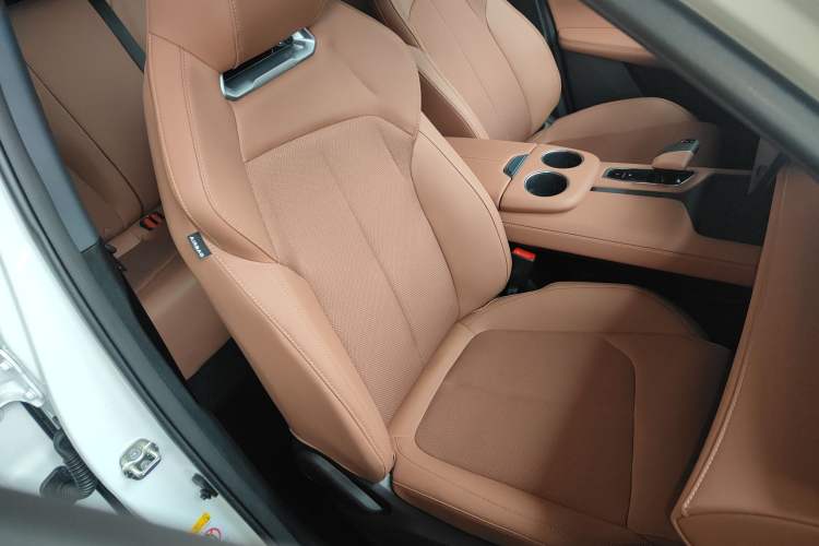 Used Changan UNI-Z 2025 1.5T Luxury Version