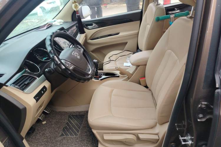 Used Baojun 730 2016 1.5T Manual Luxury Edition 7 Seats Left Front Seat