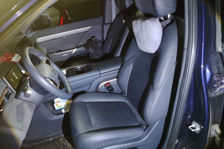 Used Dongfeng eπ eπ008 2024 636Max All-Electric Version 6 Seats
