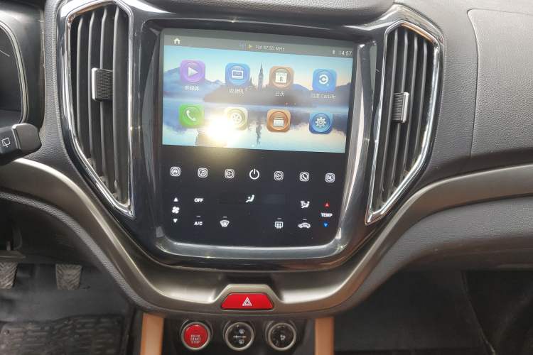 Used CHANGAN OSHAN CX70 2017 Facelifted CX70T 1.5T Manual High-Performance Edition
