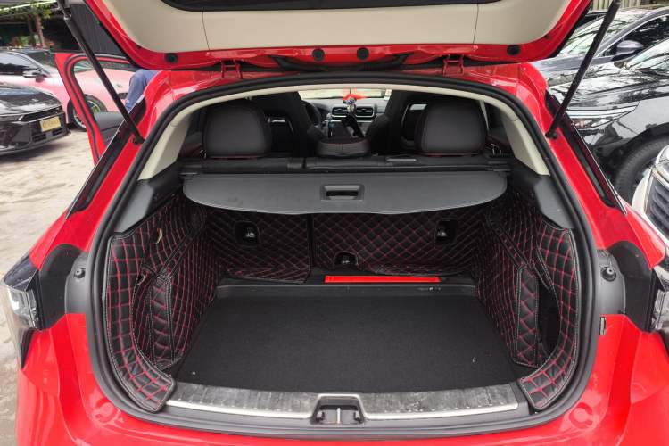 Used Lynk & Co 02 2018 1.5T DCT Two-Wheel Drive Pro Version China V Emission Standard Trunk