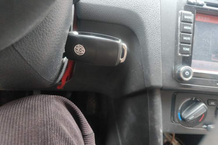 Used Volkswagen Santana 2013 1.6L Manual Fashion Edition Vehicle Key