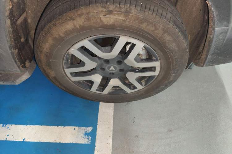 Used Deepal G318 2024 Two-Wheel Drive Air Suspension Version Right Front Wheel Hub