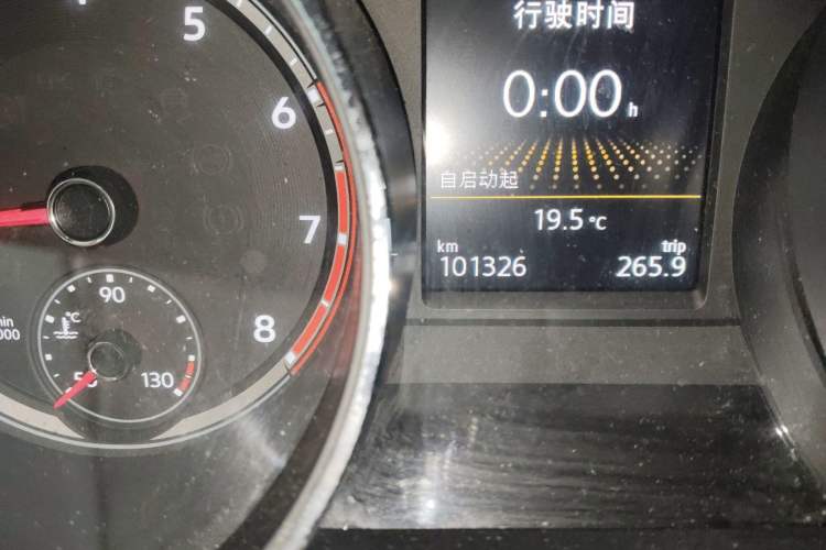 Used Volkswagen Tiguan L 2018 380TSI Automatic All-Wheel Drive Luxury Edition Odometer Close Up