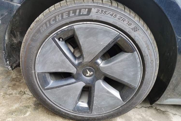 Used Tesla Model 3 2021 Standard Range Rear-Wheel Drive Upgraded Version 3D6 Exterior 5