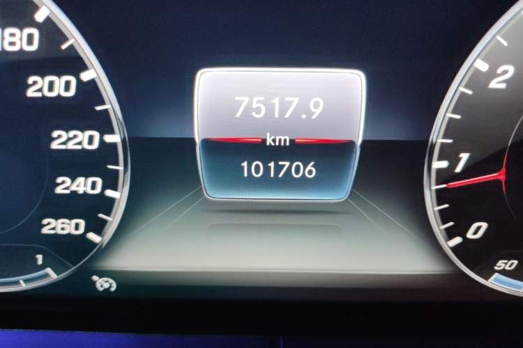 Used Mercedes-Benz E-Class 2019 Facelifted E 300 L Stylish Version Odometer Close Up