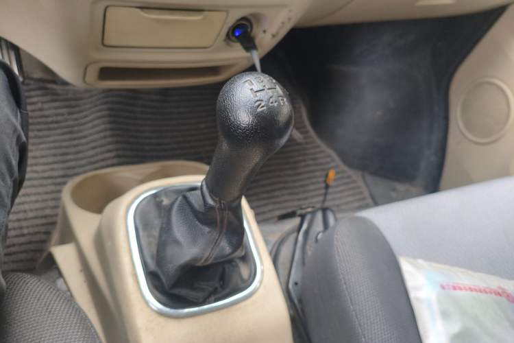 Used CHANGAN KAICHENG Ruixing M80 2018 1.5L Comfort Van Flat Roof Back-Hinged Doors 4G15S
