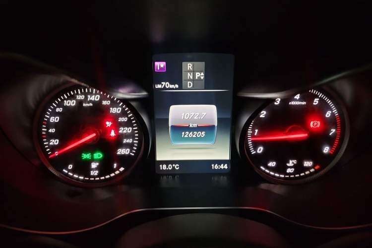 Used Mercedes-Benz GLC 2018 Facelift GLC 260 4MATIC Luxury Edition Instrument Cluster