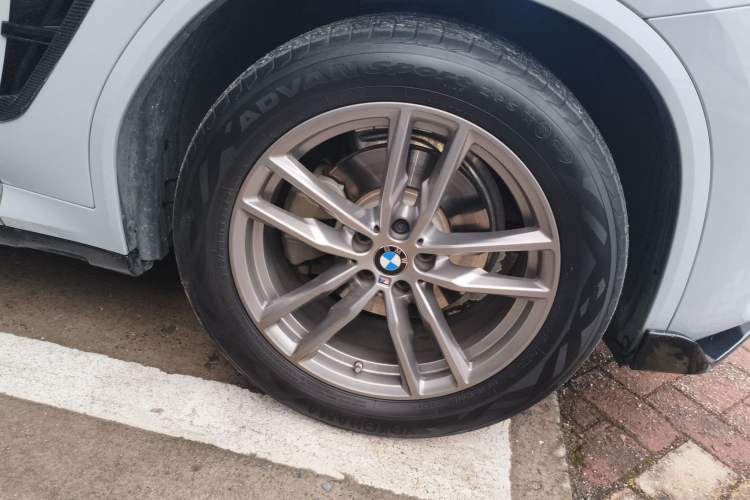 Used BMW X3 2021 xDrive25i M Sport Package Right Front Wheel Hub