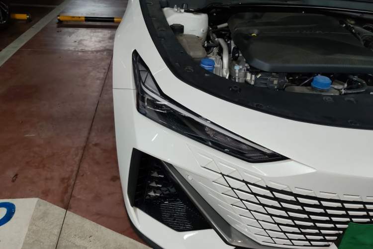 Used CHANGAN UNI-V 2022 1.5T Prestige Version