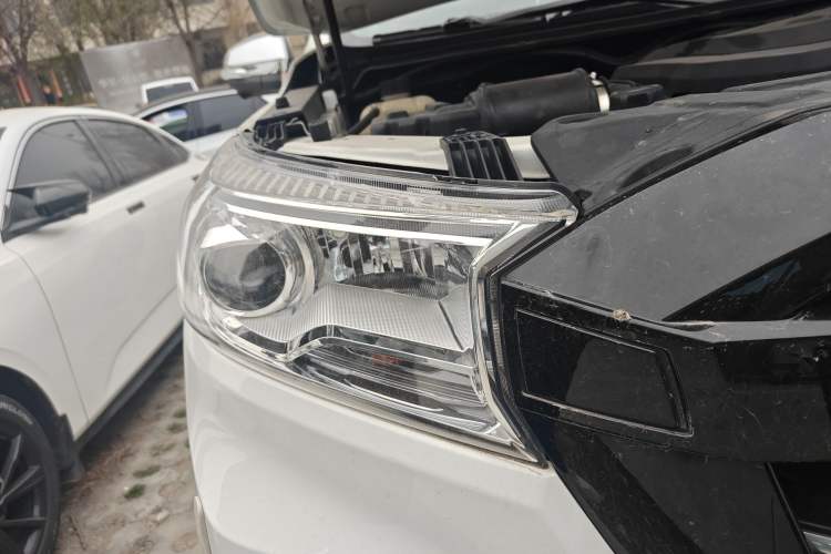 Used CHANGAN KAICHENG F70 2022 2.4T Gasoline Automatic 4x4 Executive Version Standard Wheelbase 4K22D4T Right Front Headlight