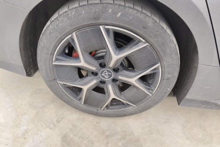 Used BYD Han 2022 EV Genesis Edition 715KM Front-Wheel-Drive Prestige Model
