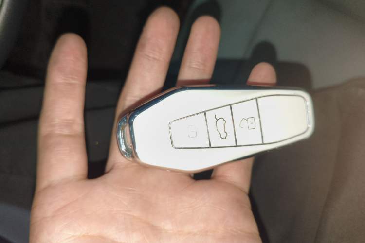 Used iCAR 03 2024 501km Two-Wheel Drive Long-Range Version Vehicle Key