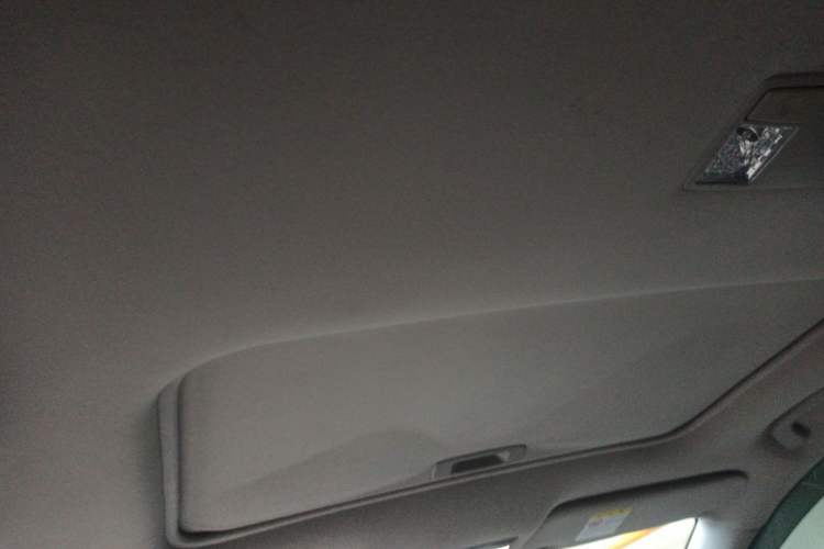 Used Mazda 8 2013 2.5L Deluxe Edition
