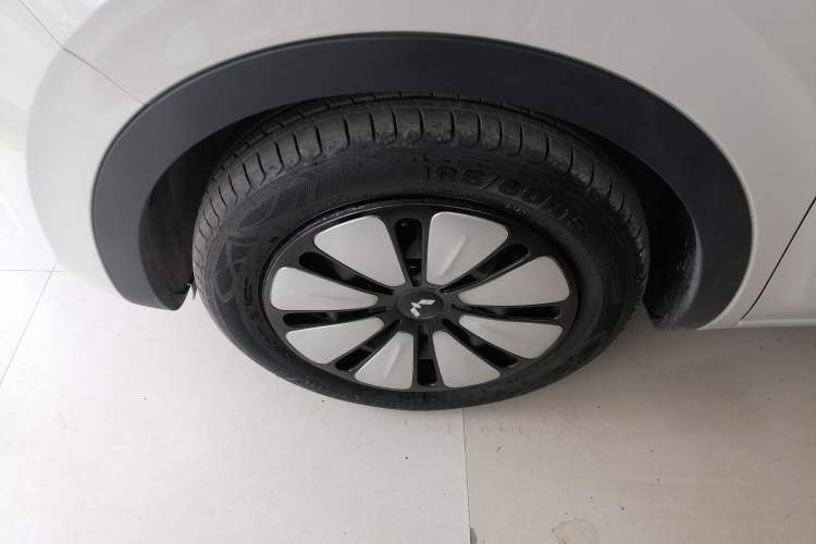 Used Wuling Bingo 2023 203km Light Edition Left Front Wheel Hub
