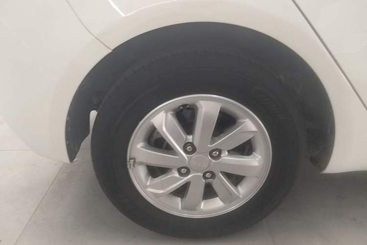 Used Kia K2 2015 Hatchback 1.4L AT GLS Cool Edition
