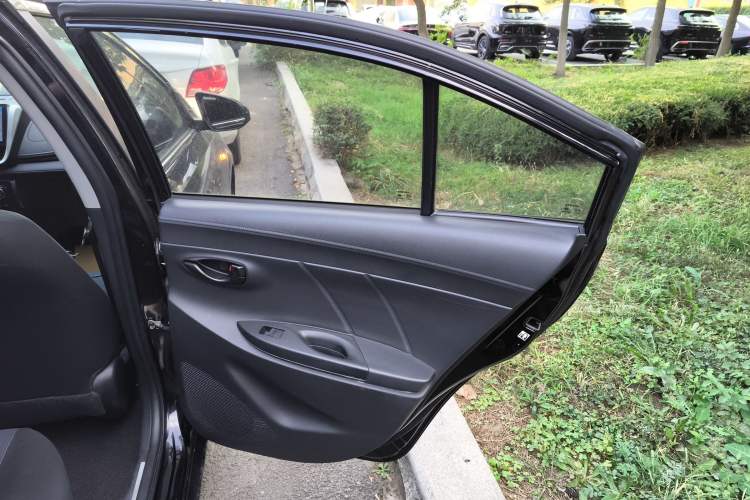 Used Toyota YARiS L Zhi Xiang 2017 1.5E CVT Dynamic Edition Interior 6