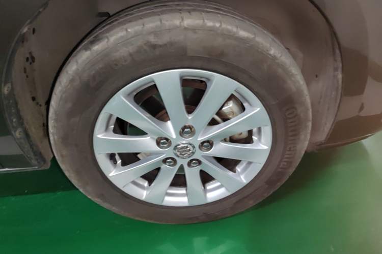 Used Buick GL8 2017 25S Prestige Version China V Standard Right Front Wheel Hub