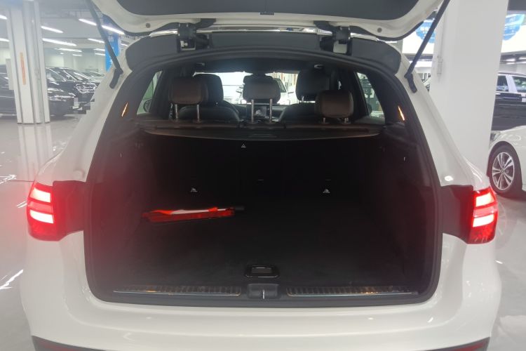 Used Mercedes-Benz GLC 2019 GLC 200 4MATIC Trunk
