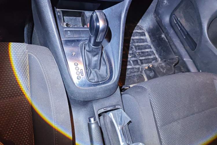 Used Volkswagen Golf 2012 1.6L Automatic Comfort Model Gear Lever