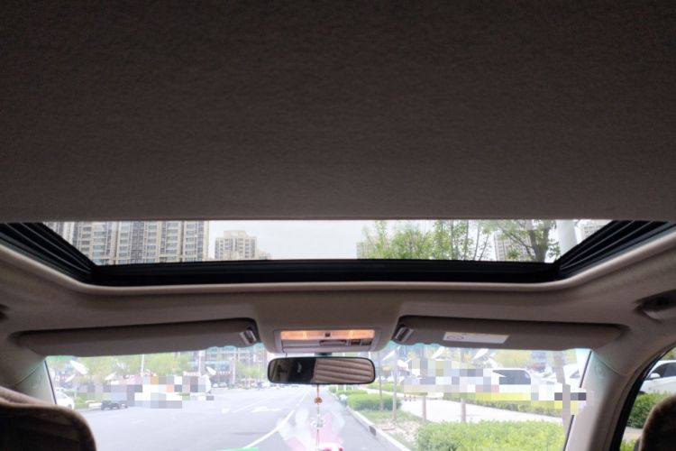 Used Toyota Highlander 2012 2.7L Two-Wheel Drive 7-Seater Luxury Edition Headliner