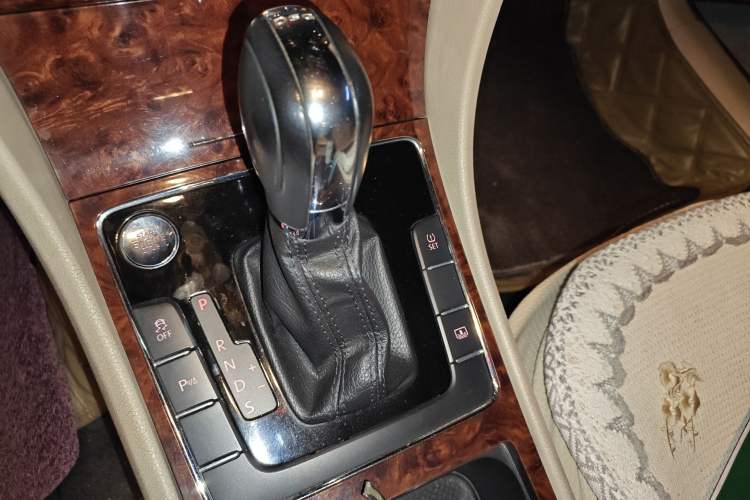 Used Volkswagen Passat 2013 1.8TSI DSG Prestige Edition Gear Lever