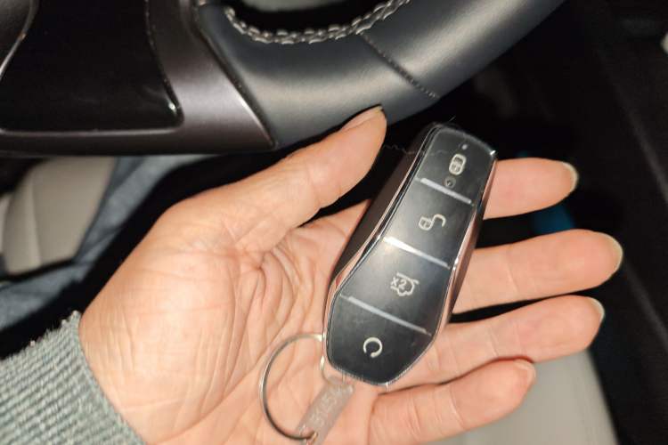 Used BYD Seal 06 New Energy 2025 DM-i Smart Drive 80KM Luxury Model Vehicle Key