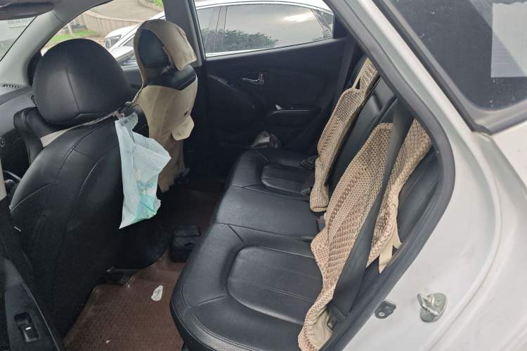 Used Hyundai ix35 2013 2.0L Automatic Two-Wheel Drive Smart GLS China IV Standard Left Rear Seat