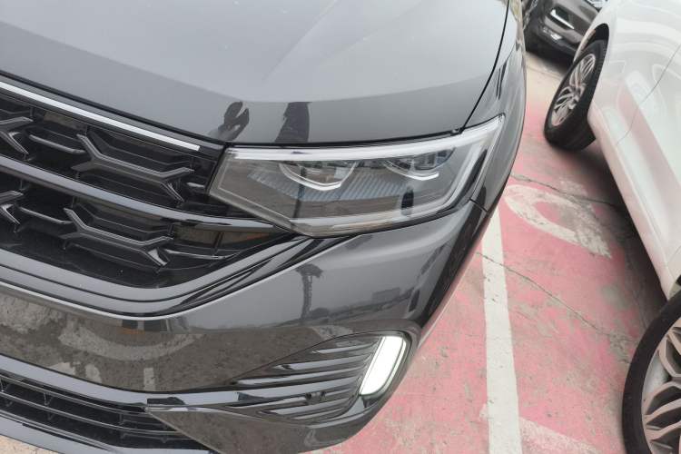 Used Volkswagen Tayron 2023 330TSI Two-Wheel-Drive R-Line High-Energy Version