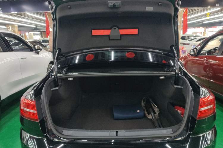 Used Volkswagen Magotan 2017 380TSI DSG Luxury Model
