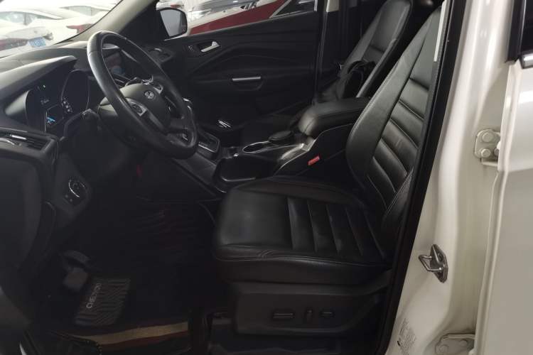 Used Ford Kuga 2015 2.0L GTDi Four-Wheel Drive Prestige Model Left Front Seat